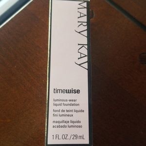 Mary Kay Timewise Luminous-wear Liquid foundation